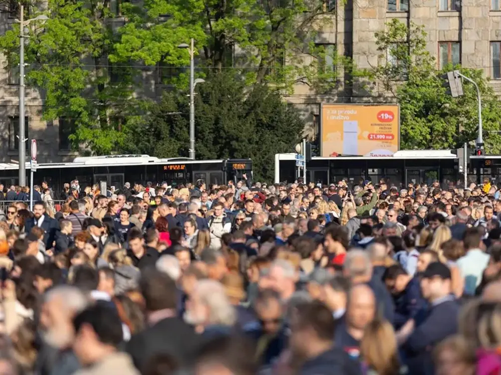 Lazović (NDMBG): Veliki broj okupljenih na protestu pokazuje da ljudi žele državu bez nasilja