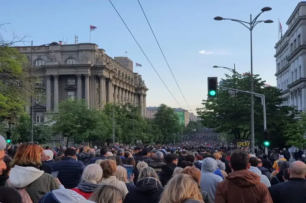 Protest „Srbija protiv nasilja“ održan u Beogradu, „Gazela“ bila blokirana dva sata