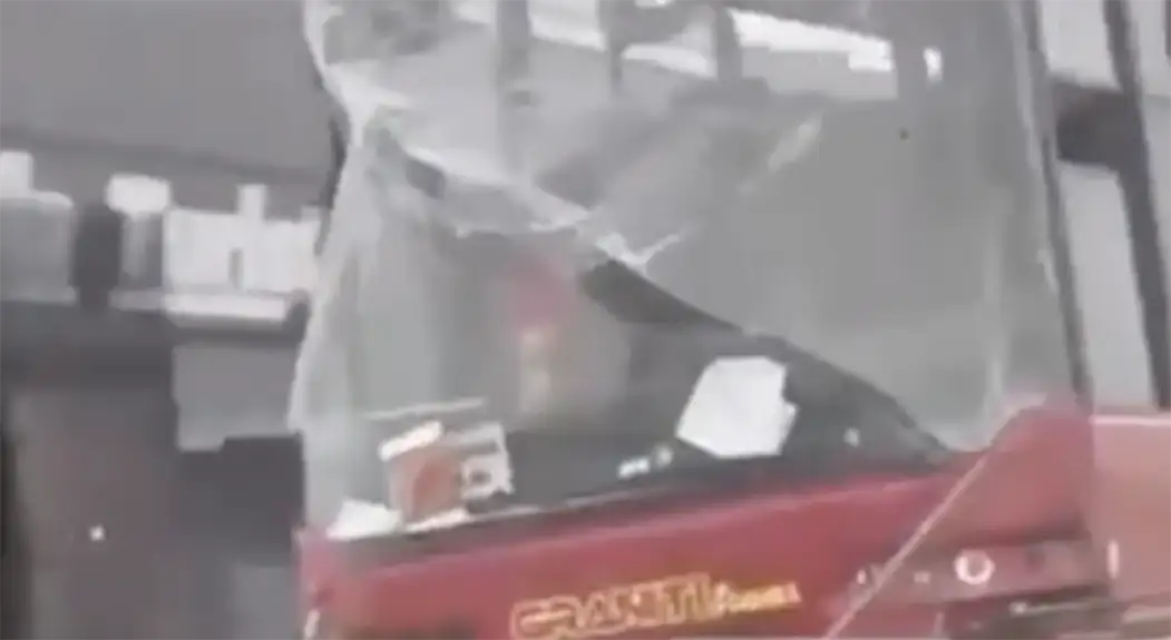 Težak udes na putu Priština-Peć: Povređeno 30 ljudi