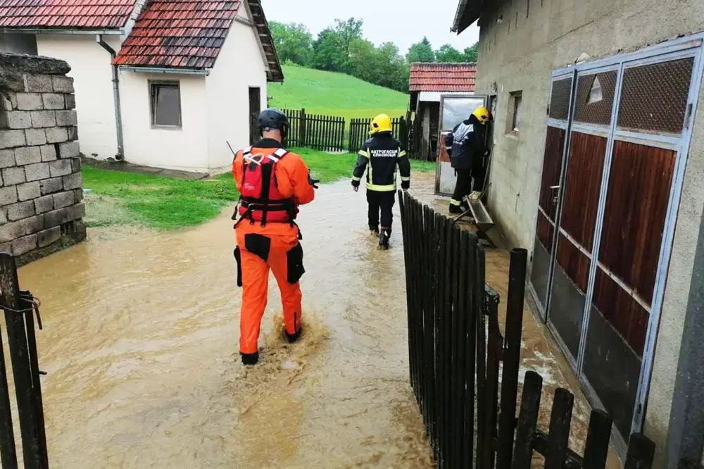 Zbog nevremena vanredno u pet užičkih sela, evakuisano sedam ljudi