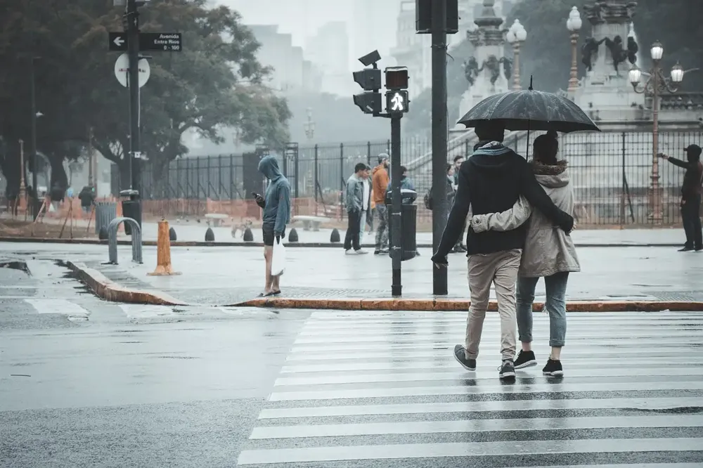 Sutra promenljivo sa kišom i pljuskovima, temperatura do 25 stepeni