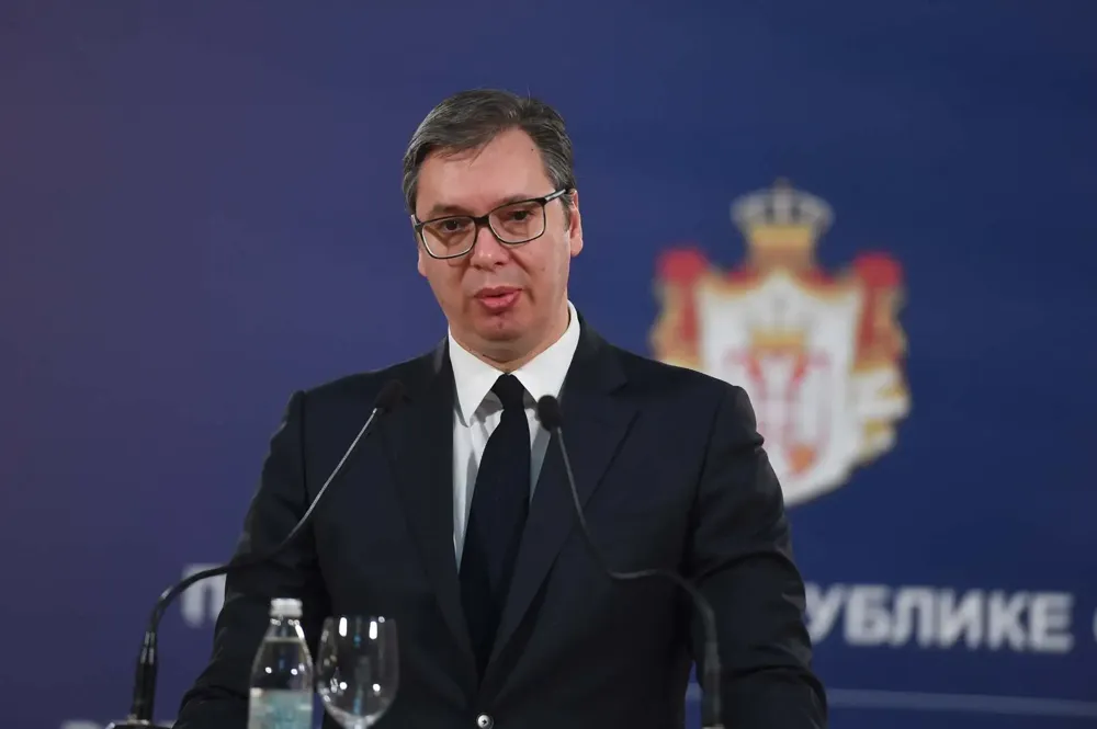 Vučić: Ne dam Srbiju