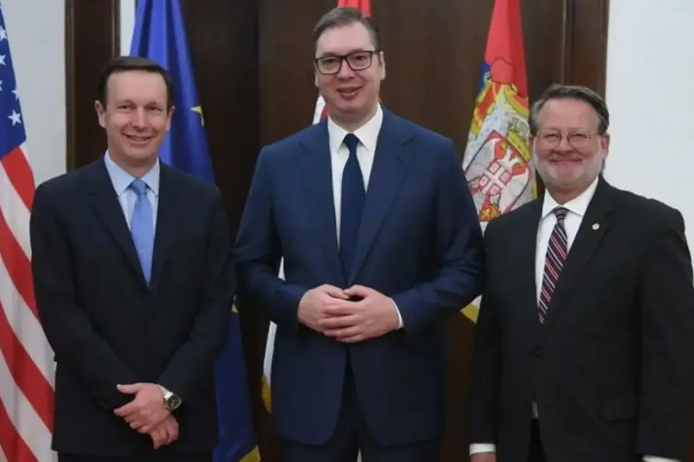 Vučić sa senatorima
