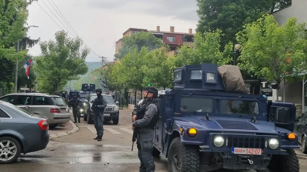 Policija u Prištini: Napadnuto službeno vozilo u pratnji ministra lokalne samouprave