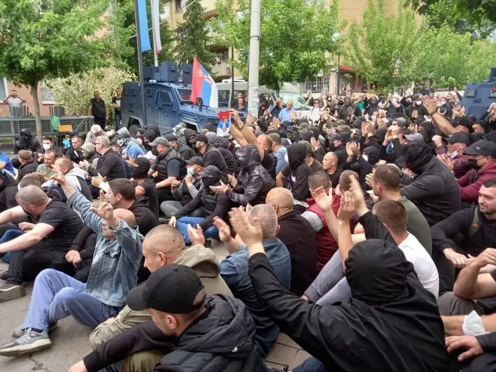 Nastavljeni protesti u Leposaviću, Zvečanu i Zubinom Potoku, građani uznemireni zbog prebijanja dece