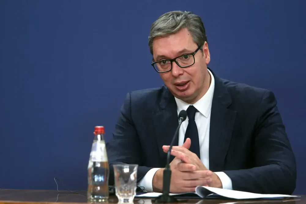 Vučić: Povećanje zarada u prosveti 16 odsto