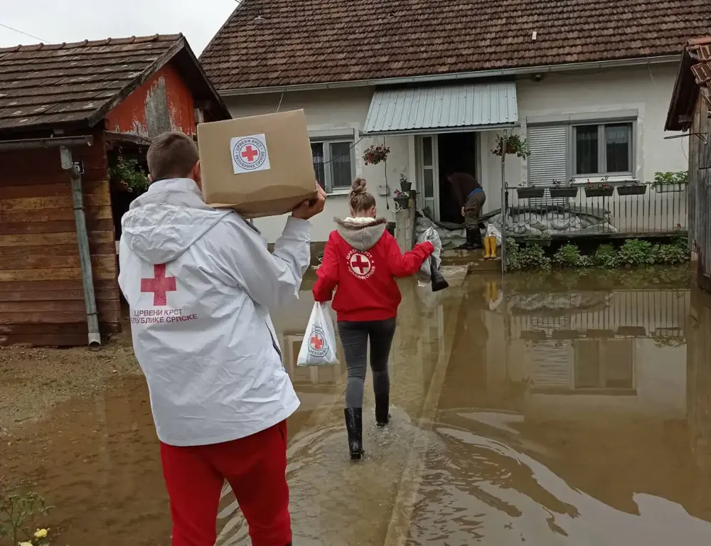 Crveni krst uputio pomoć poplavljenim područjima