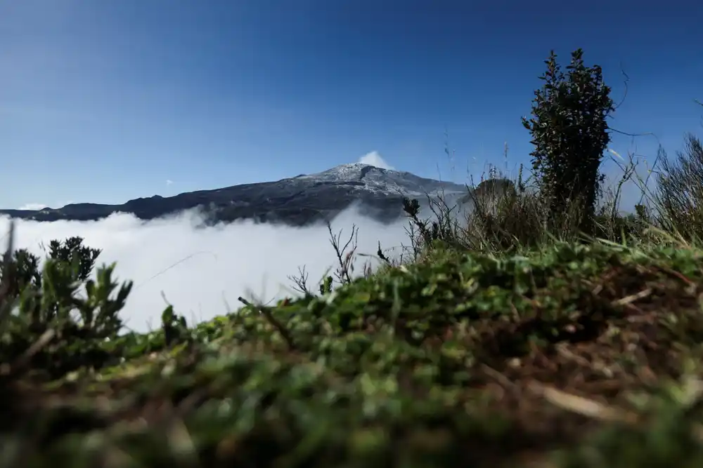 Kolumbija smanjuje upozorenje o aktivnostima na vulkanu Nevado del Ruiz nakon 89 dana