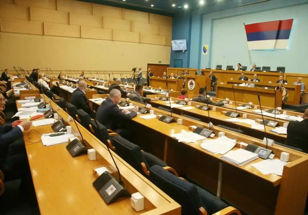 Parlament Srpske usvojio Rezoluciju o zaštiti Srba na KiM