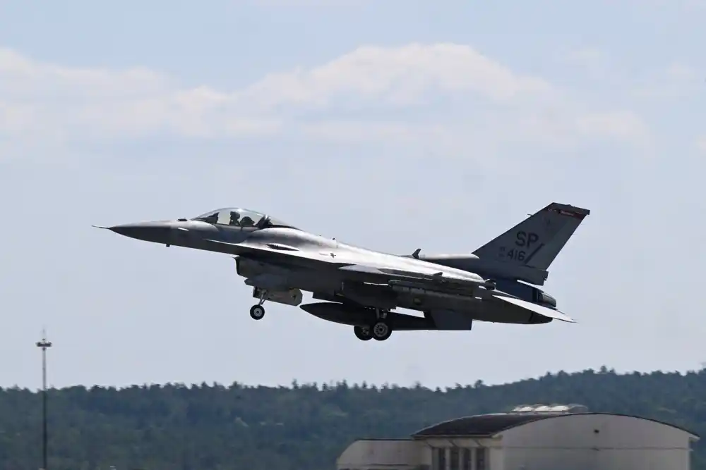 Danska: Plan za obuku ukrajinskih pilota F-16 je još u izradi