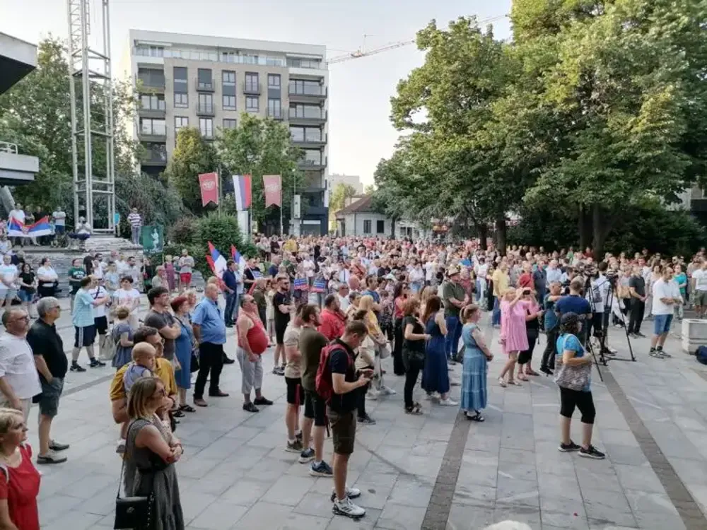 U Smederevu i Valjevu održan protest „Srbija protiv nasilja“