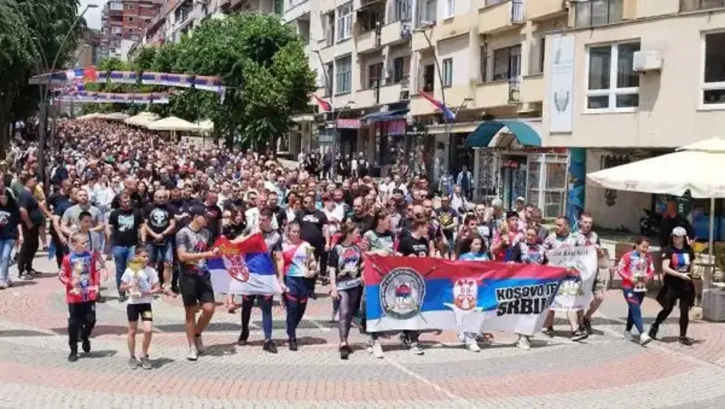 Protestna šetnja u Kosovskoj Mitrovici u znak podrške Milunu Lunetu Milenkoviću