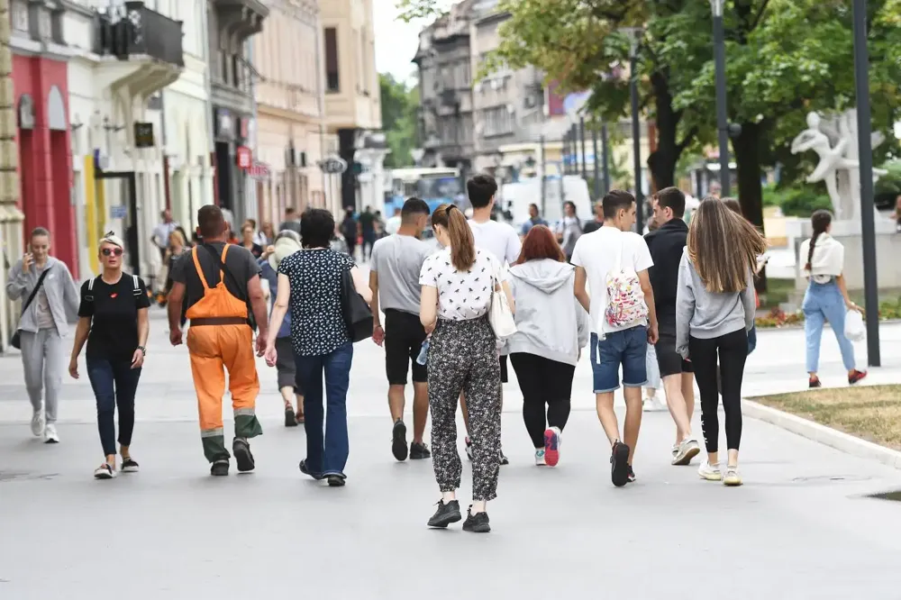 Prestanak padavina i razvedravanje, temperatura do 27 stepeni