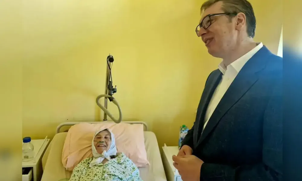 Vučić posetio mati Haritinu