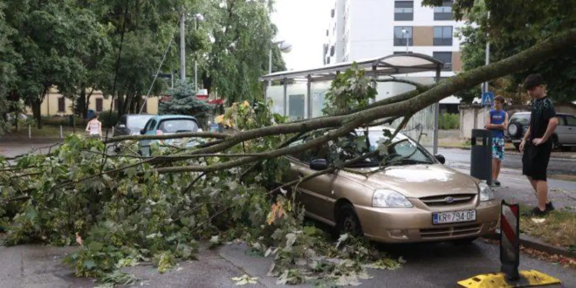 Sedamoro povređenih u nevremenu u Hrvatskoj, muškarac nestao u moru