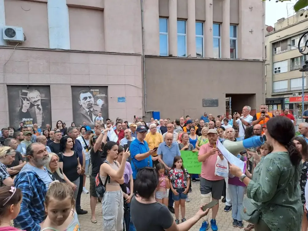 U Kruševcu prvi protest protiv nasilja: „Sada smo i mi na ulicama“