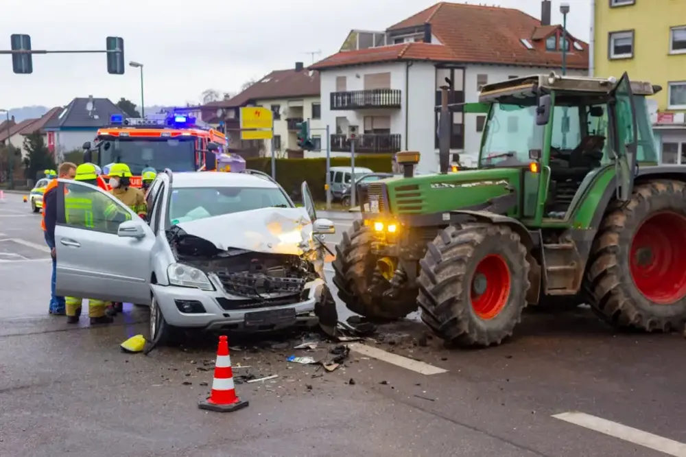 Sudar automobila i traktora kod Bačke Palanke, jedna osoba poginula