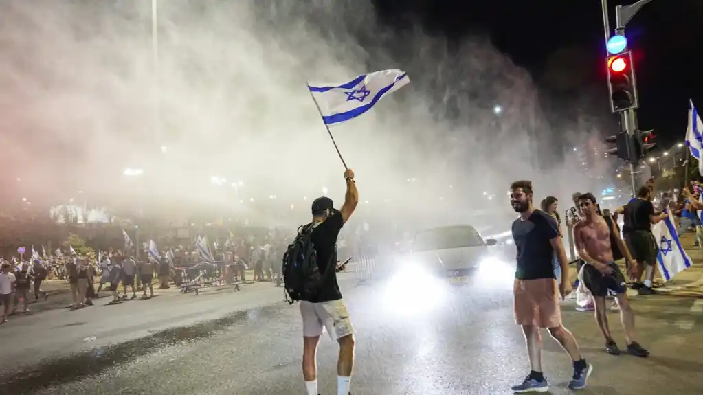 Netanjahu napušta bolnicu jer se Izrael suočava sa ključnim glasanjem i krizom zbog zakonskih promena koje izazivaju podele