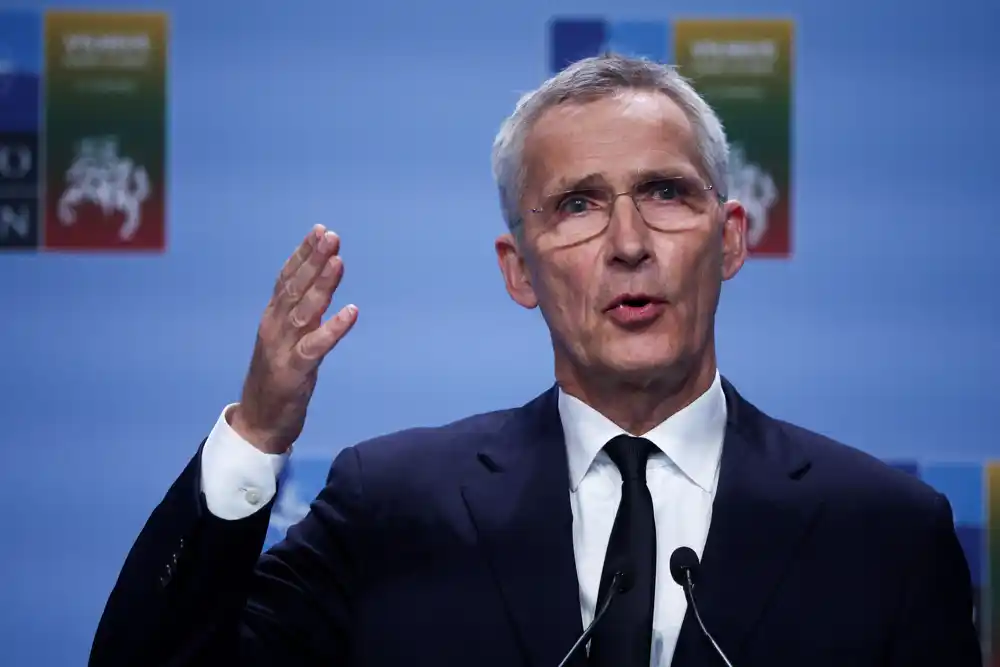 Stoltenberg preneo Beogradu i Prištini poruke sa sastanka NATO-a