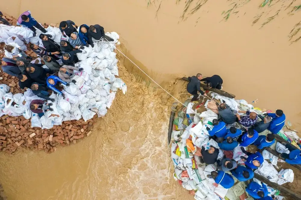 Poplave u Kini pokrenule klizište, jedna osoba poginula, najmanje sedam nestalih