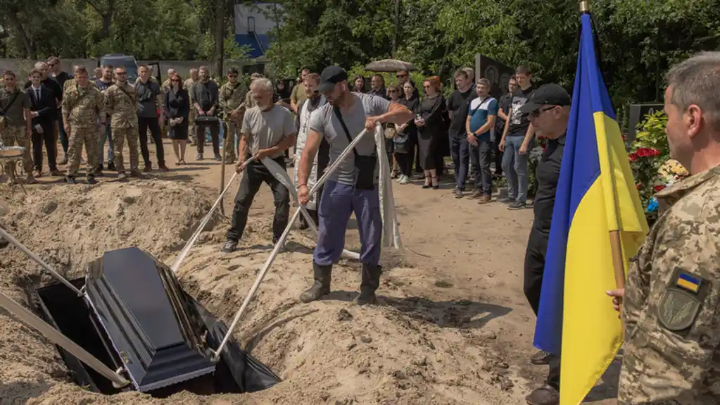 Porodice poginulih ukrajinskih vojnika zahtevaju izgradnju nacionalnog vojnog groblja