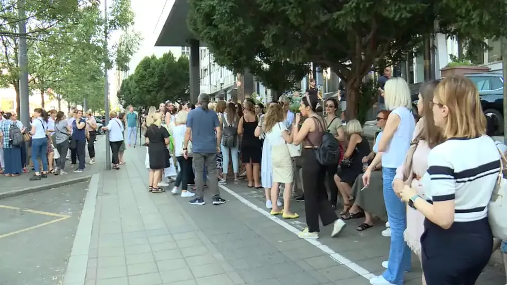 Protest zaposlenih u Institutu za reumatologiju „zbog loših uslova i direktora“