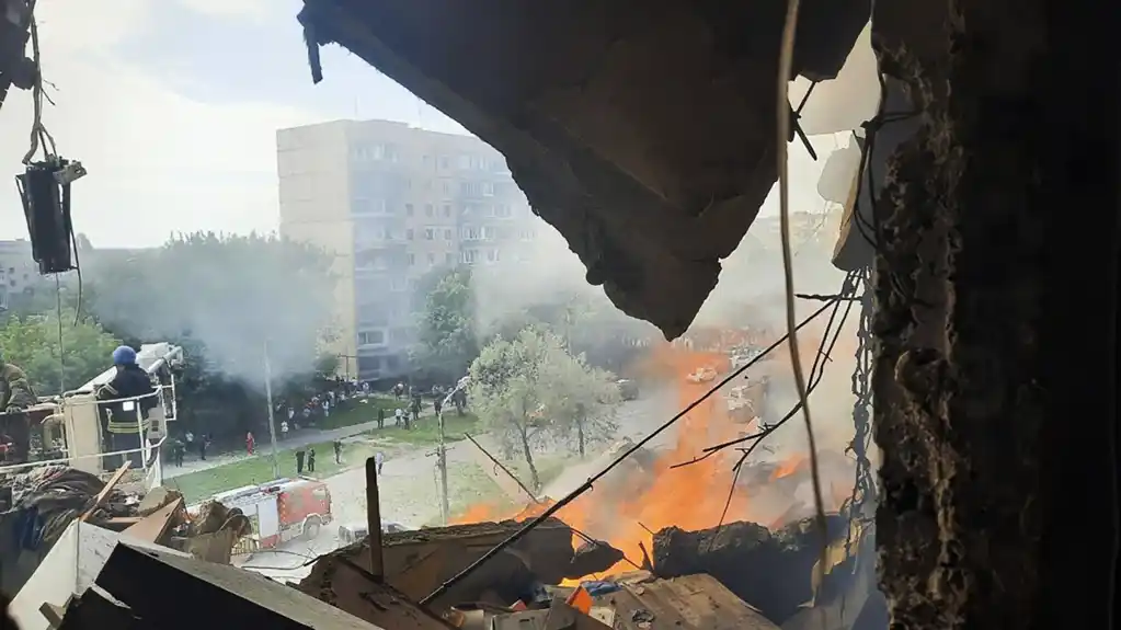 U napadima ruskih balističkih raketa poginulo je najmanje 5 ljudi u rodnom gradu Zelenskog u centralnoj Ukrajini