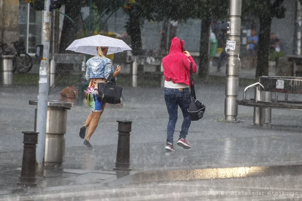 Sutra promenljivo oblačno sa kišom, temperatura do 29 stepeni