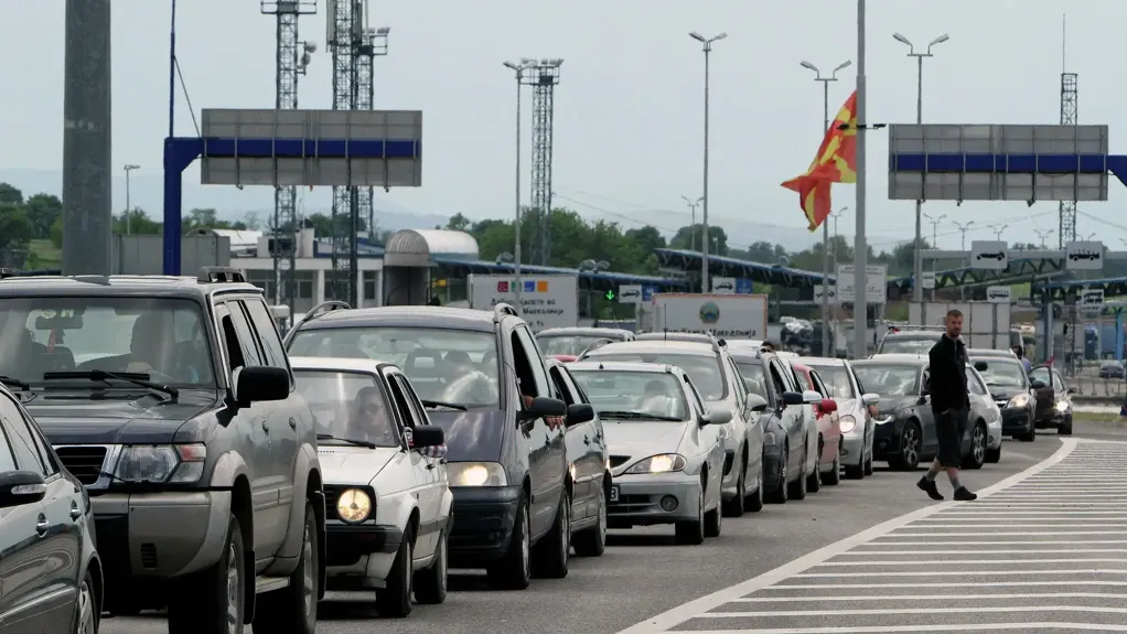 AMSS: Pojačan intenzitet saobraćaja, čekanja na granici