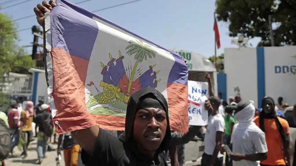 Banda na Haitiju otvara vatru na gomilu parohijana koji pokušavaju da oslobode zajednicu od kriminalaca