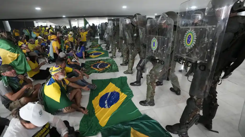 Brazil uhapsio 7 visokih oficira vojne policije zbog nereda 8. januara