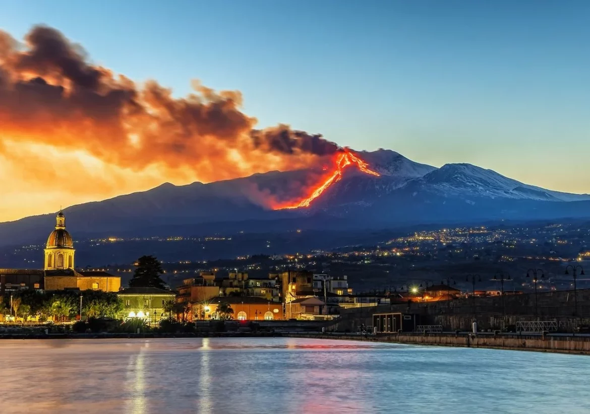 Na Siciliji je ponovo počeo sa radom aerodrom koji je zatvoren zbog erupcije Etne