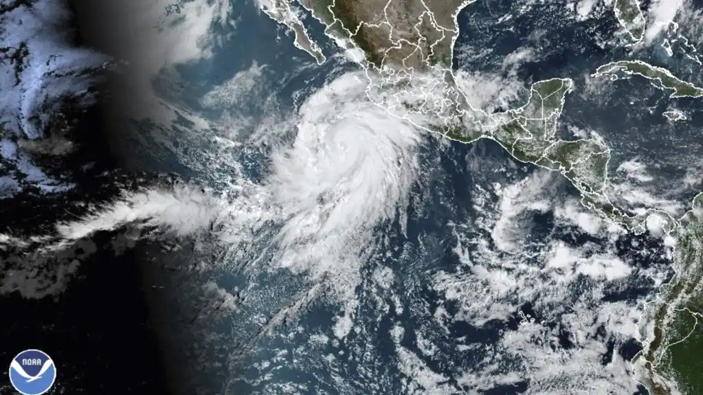 Hilari brzo prerasta u uragan 4. kategorije kod Meksika i mogao bi da donese jaku kišu jugozapadu SAD