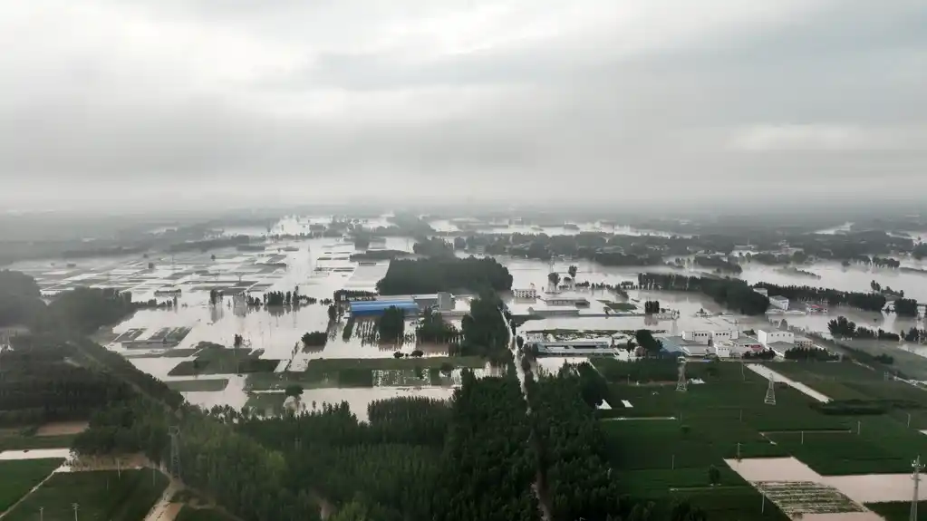 Južna Kina se suočava sa velikim poplavama, a u klizištima je poginulo najmanje 9 ljudi