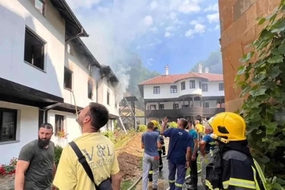 Požar u manastiru Vraćevšnica kod Gornjeg Milanovca, monahinje mole za pomoć