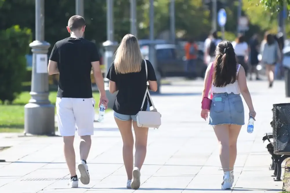Mladi od 15 do 29 godina čine 15,8 odsto ukupne populacije u Srbiji