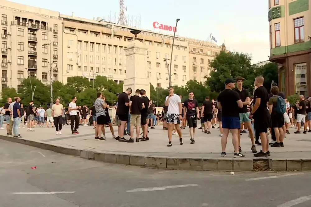 Protest navijača Partizana: Šetnja do stadiona, pa bojkot