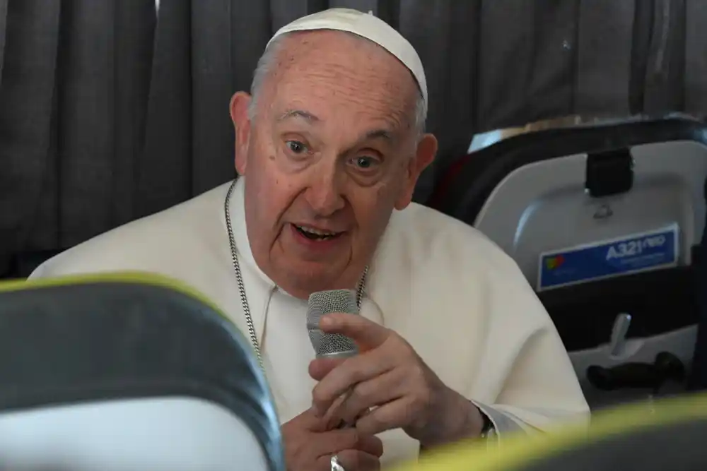 Papa kaže da je Crkva otvorena za sve, uključujući LGBT osobe, ali ima pravila