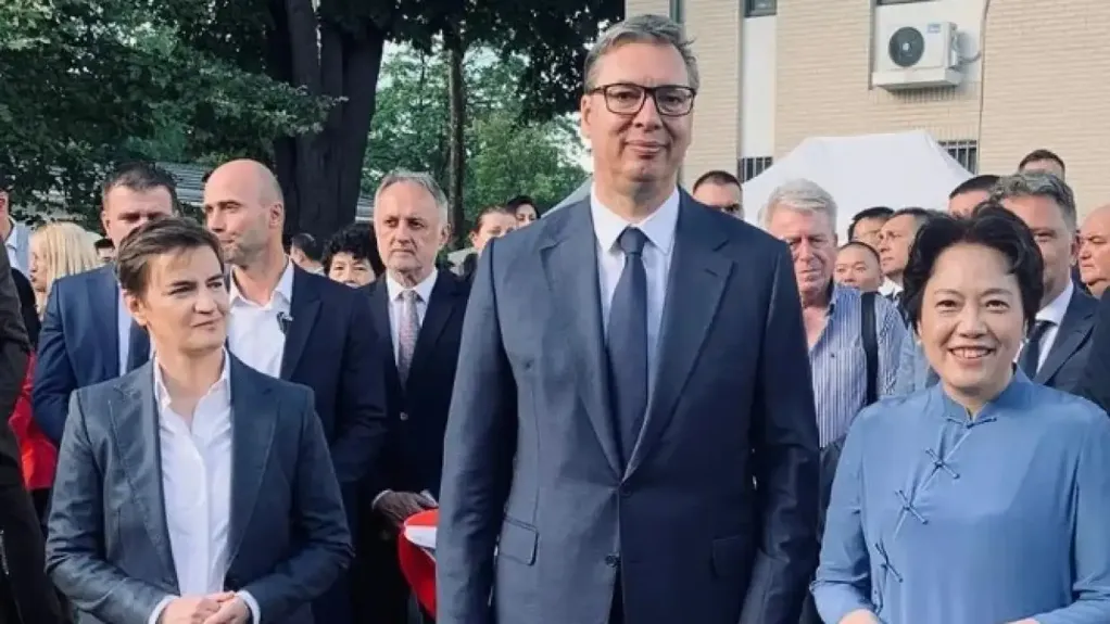 Vučić na oproštajnom prijemu u čast Čen Bo: Iskrene prijatelje ispraćamo sa setom