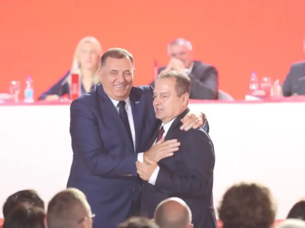 Vučević i Dačić na Saboru SNSD u Doboju