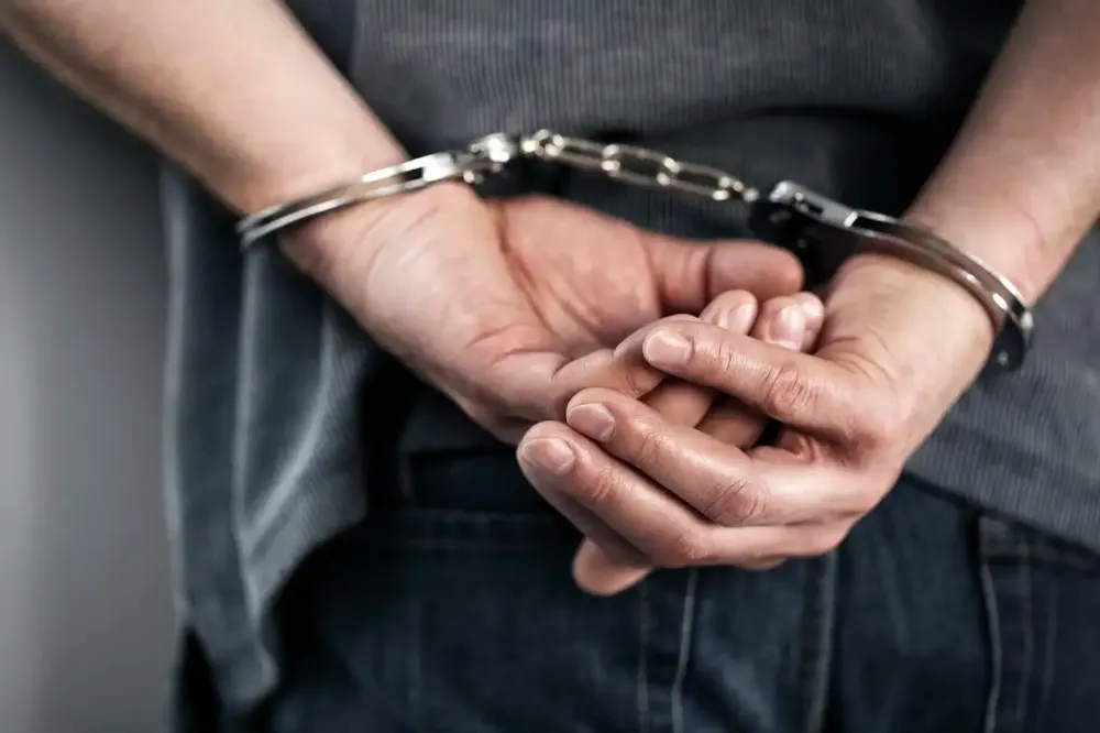 Uhapšen muškarac u Kikindi, pretio službenicima Hitne pomoći gasnim pištoljem