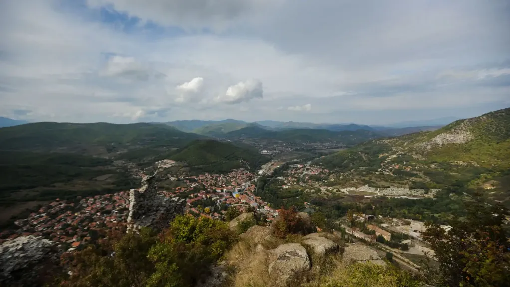 Novi upad u zgrade na severu KiM: Kurtijevi ljudi tražili od stanara u Lešku i Sočanici da se isele