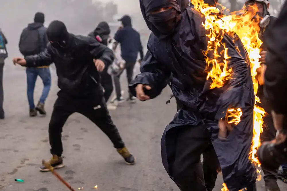 Predsednici Čilea i Meksika pozivaju na demokratiju, protesti u Santjagu bukte uoči godišnjice državnog udara