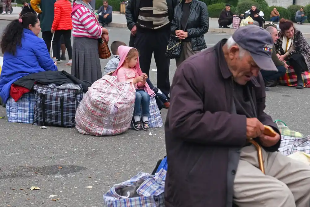 Nastavlja se egzodus Jermena iz Nagorno Karabaha: U Briselu sastanak dve strane