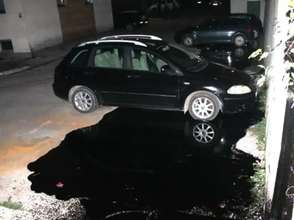 Izlio se mazut iz cisterne na parking u Novoj Varoši: Građani uznemireni