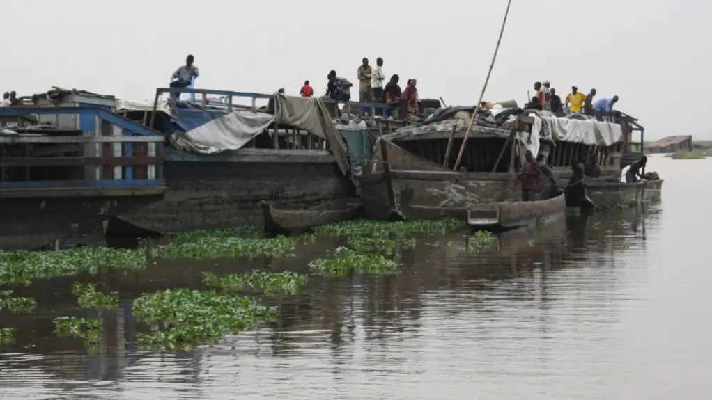 Najmanje 27 mrtvih, desetine nestalih nakon što se čamac prevrnuo na severozapadu Konga