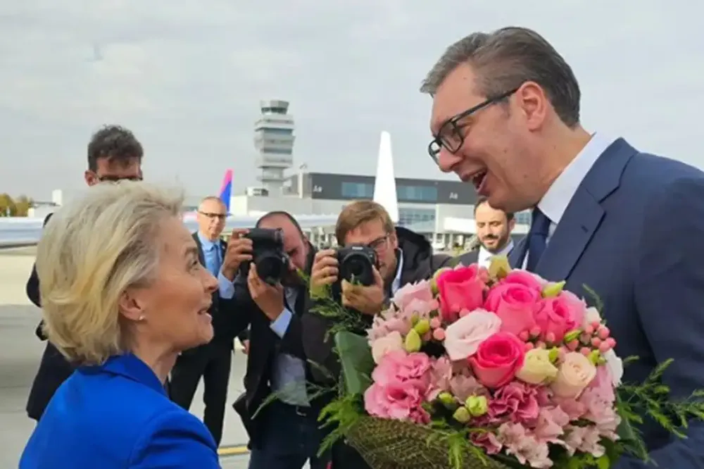 Fon der Lajen doputovala u Beograd, Vučić je dočekao na aerodromu