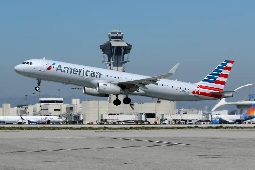 Laptop koji se dimi doveo do evakuacije na letu American Airlinesa u San Francisku