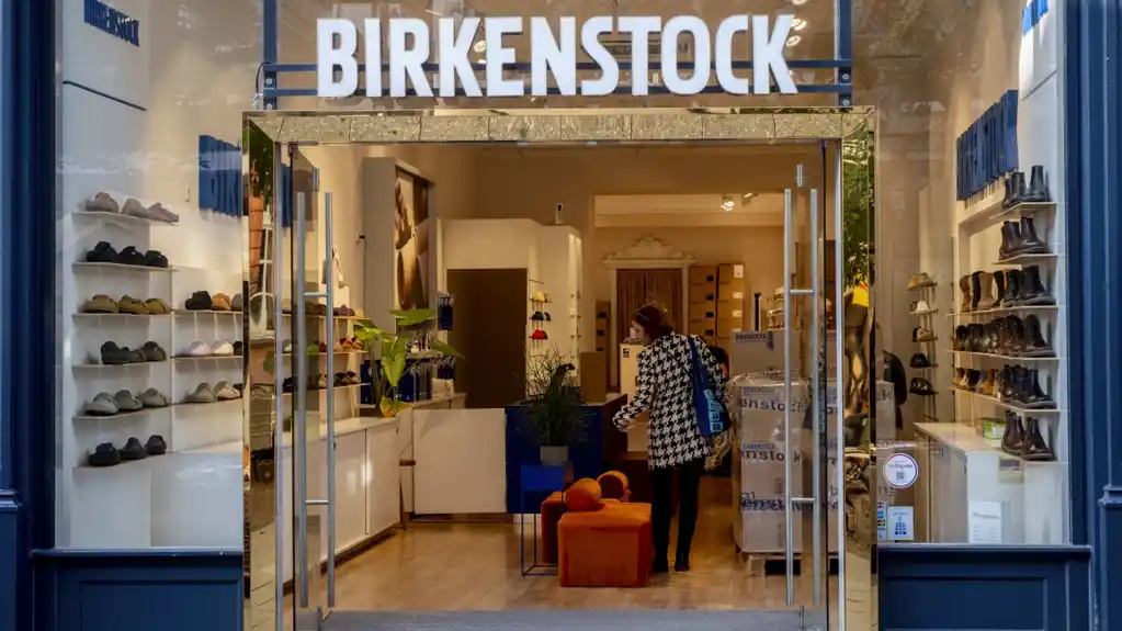 Birkenstock svoju početnu javnu ponudu akcija procenjuje na 8,64 milijarde dolara