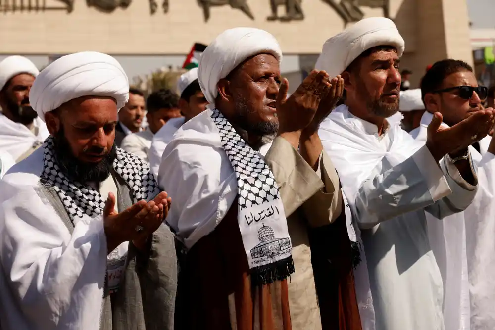 Demonstranti se oklupljanju na Bliskom istoku, Zapadu da podrže Izrael, Palestince